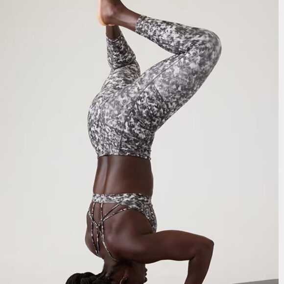 Athleta Salutation Stash pocket tights opaline floral black size XXS - Picture 2 of 6